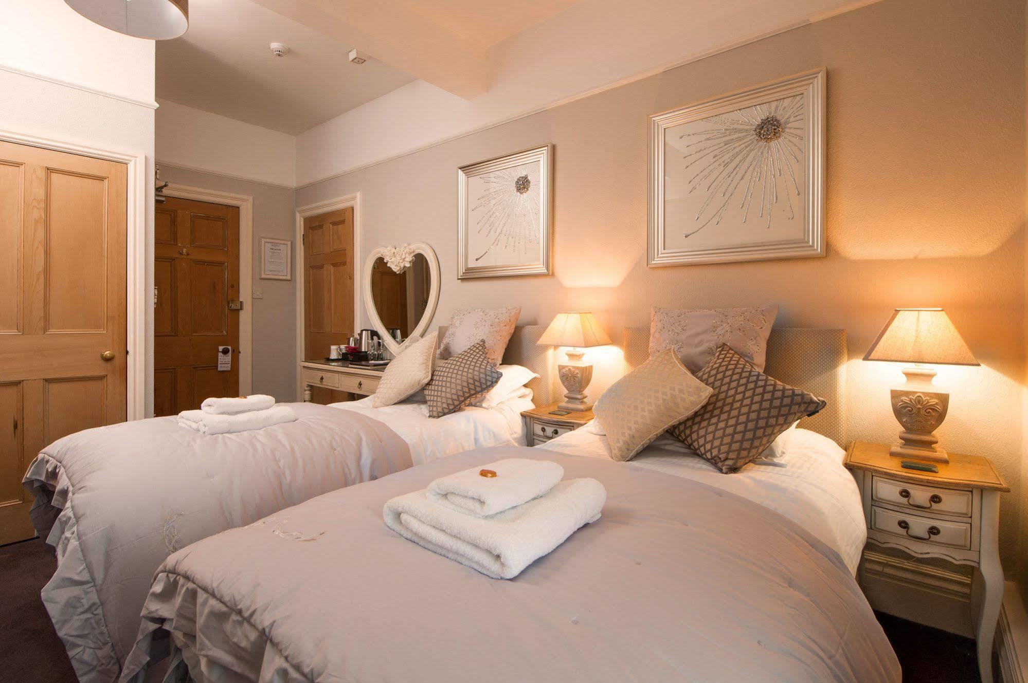 Chestnuts Guest House (Adults Only) 温德米尔 外观 照片